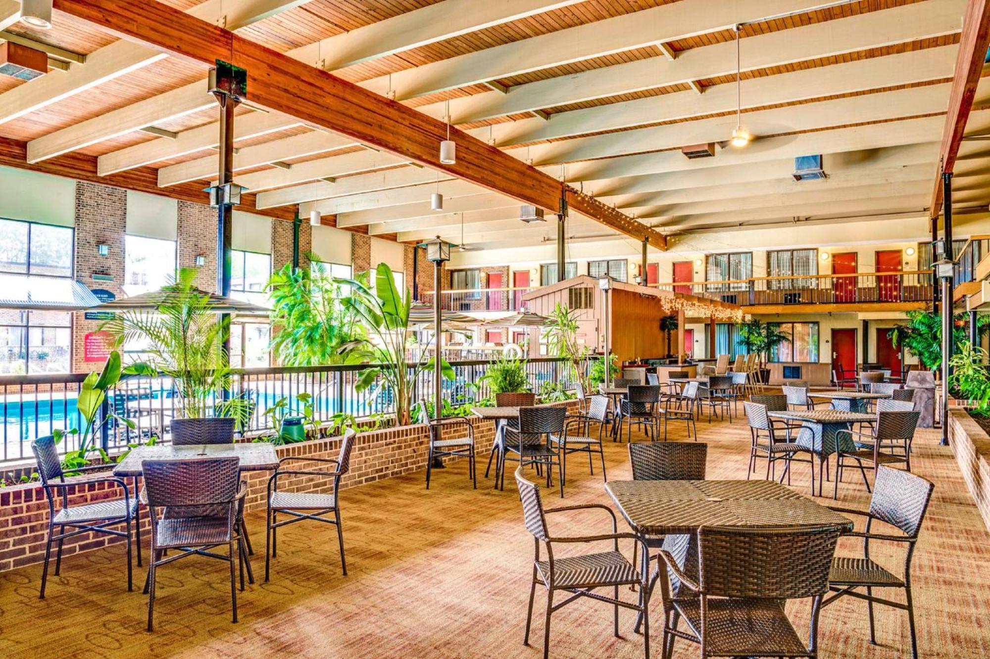 Wyndham Garden York Hotel Exterior photo